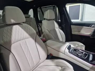 BMW X5 50e M-SPORTPRO SKYLOUNGE MASSAGE