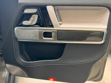 Mercedes-Benz G63AMG FULL CARBON ACTIVE RIDE A22 DVD WEBASTO