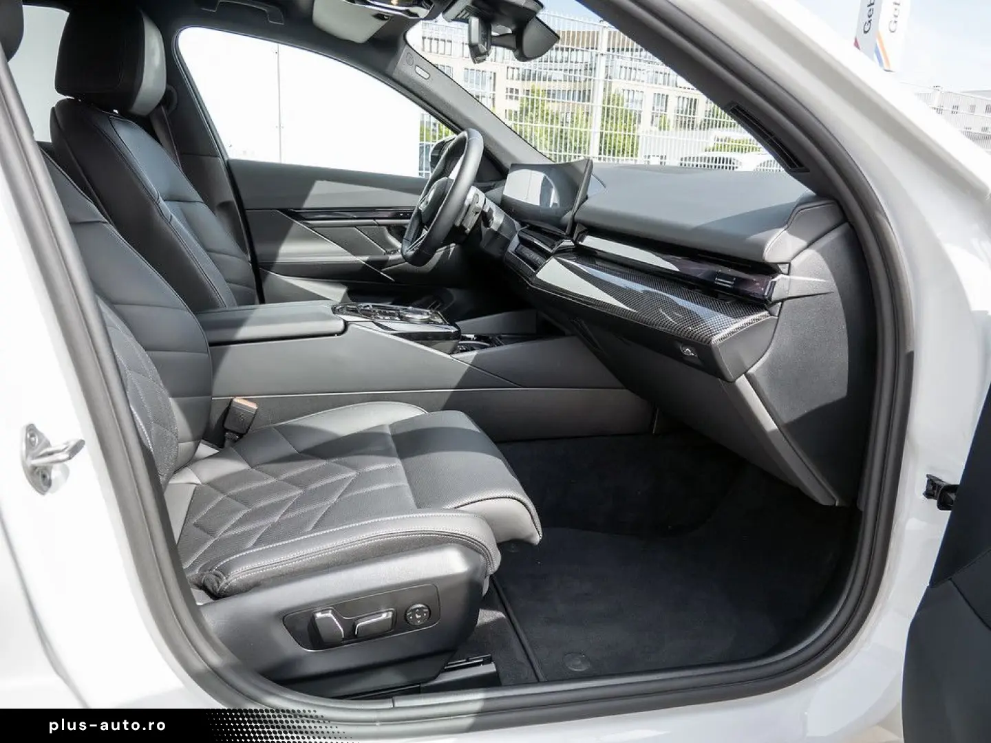 BMW 5 Series 2025 — imagine 5