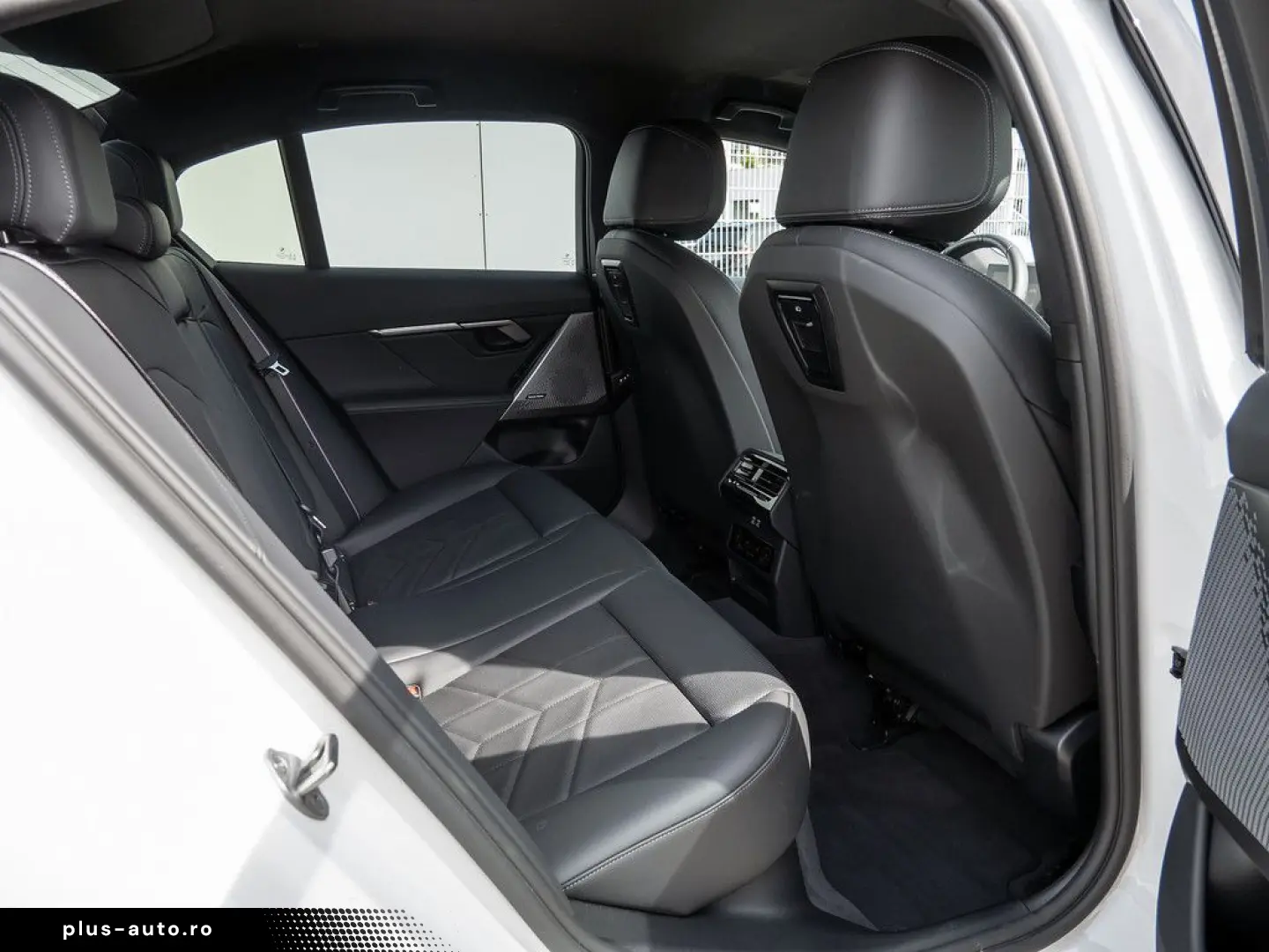 BMW 5 Series 2025 — imagine 6
