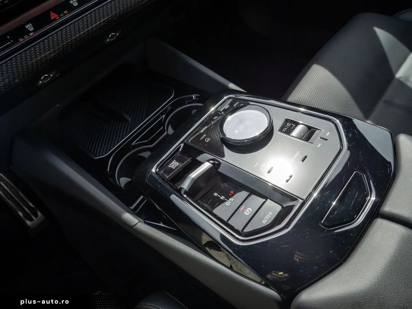 BMW 5 Series 2025 — imagine 13