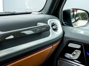 Mercedes-Benz G 63 AMG DARKBLUE BROWN SUPERIOR CARBON FOND