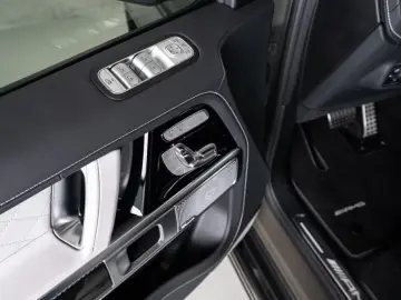 Mercedes-Benz G63AMG VIN 27 Full Carbon TV A22 Heat Comfort