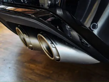 LAMBORGHINI Urus SE AKRAPOVIC  MASSAGE  NIGHT VISION  PPF