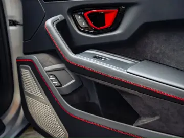 LAMBORGHINI Urus SE AKRAPOVIC  MASSAGE  NIGHT VISION  PPF