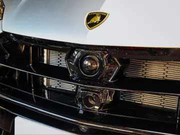 LAMBORGHINI Urus SE AKRAPOVIC  MASSAGE  NIGHT VISION  PPF