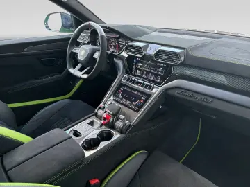LAMBORGHINI Urus 4.0 V8 Performante
