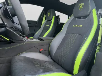 LAMBORGHINI Urus 4.0 V8 Performante