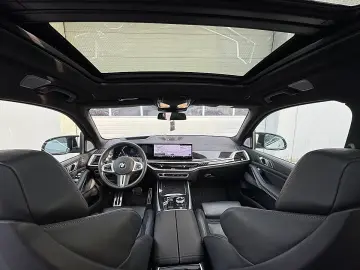 BMW X7 M60i xDrive Sky Lounge