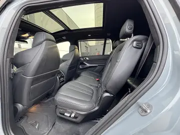 BMW X7 M60i xDrive Sky Lounge