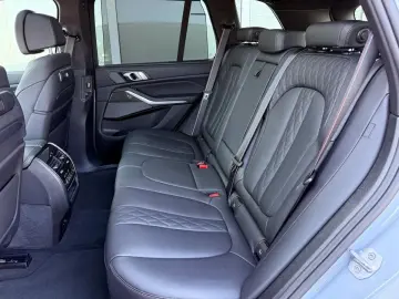 BMW X5 xDrive50e M Sport Pro Sky Lounge