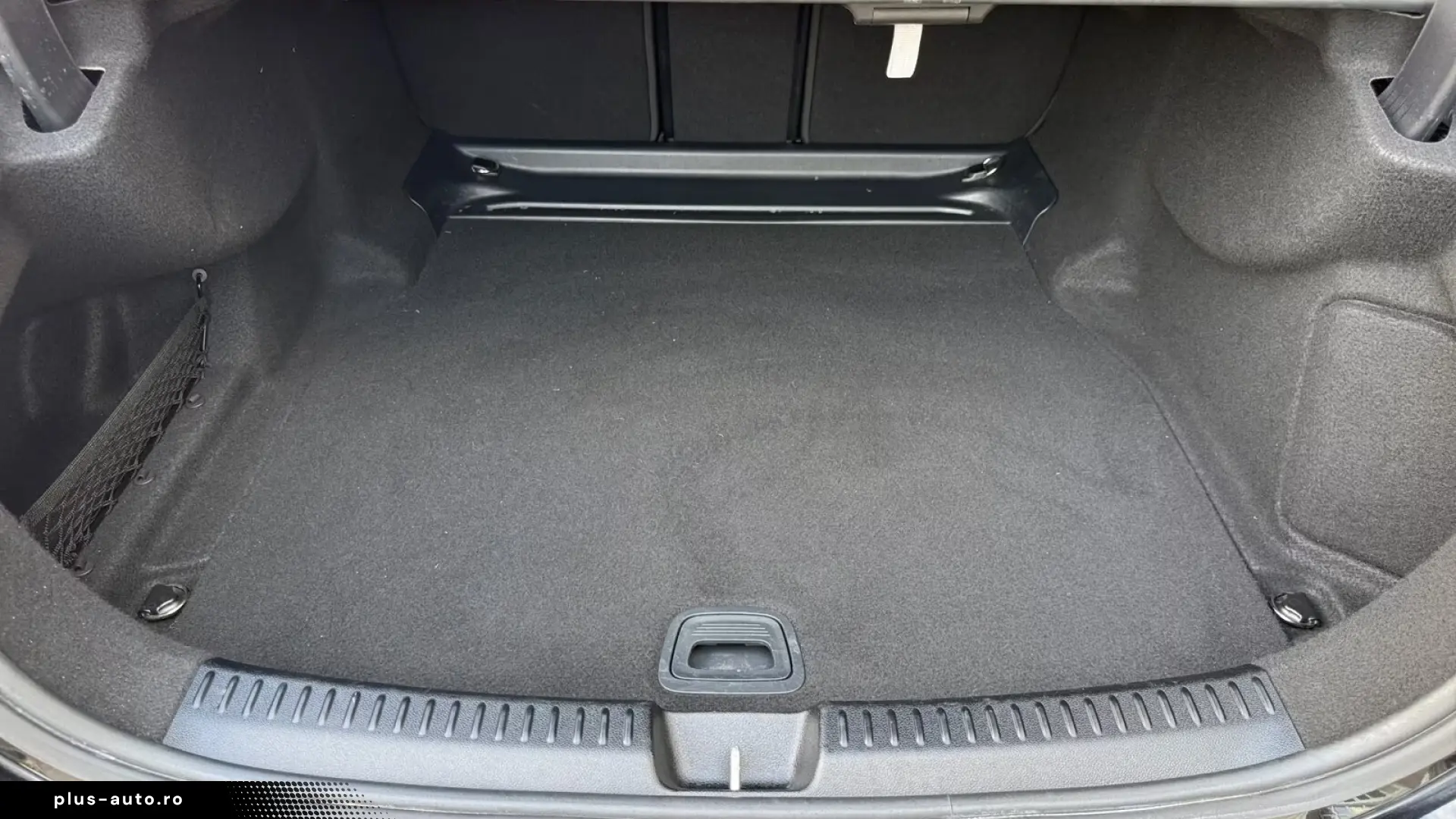 MERCEDES-BENZ E-Class 2025 — imagine 13