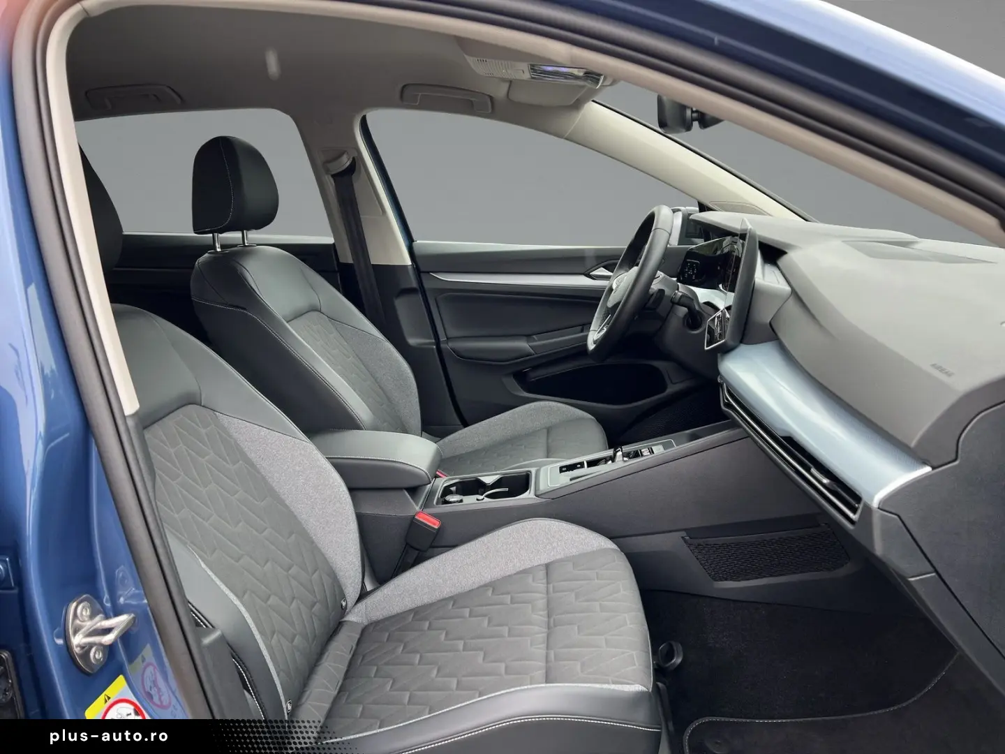 VOLKSWAGEN Golf 2025 — imagine 9