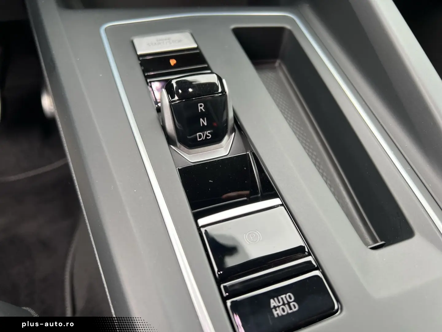 VOLKSWAGEN Golf 2025 — imagine 12