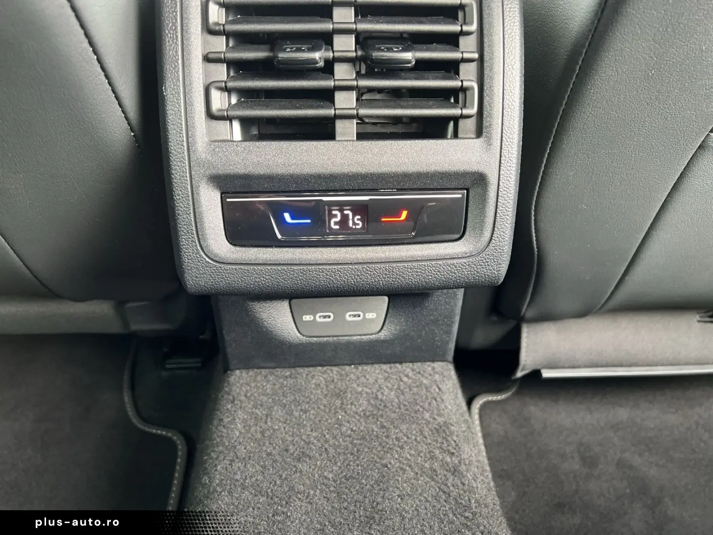 VOLKSWAGEN Golf 2025 — imagine 17