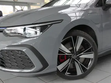 VW Golf VIII Lim. GTE DSG ACC STZHZ NAVI ALU18  TOT