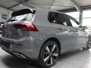 VW Golf VIII Lim. GTE DSG ACC STZHZ NAVI ALU18  TOT