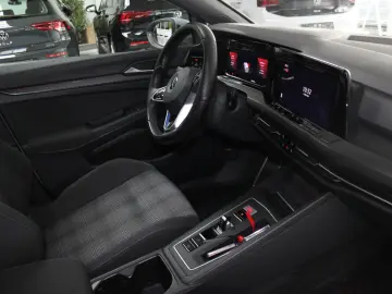 VW Golf VIII Lim. GTE DSG ACC STZHZ NAVI ALU18  TOT
