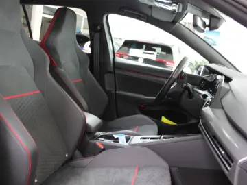 VW Golf VIII Lim. GTI CLUBSPO DCC KAME ASSIST  STZH