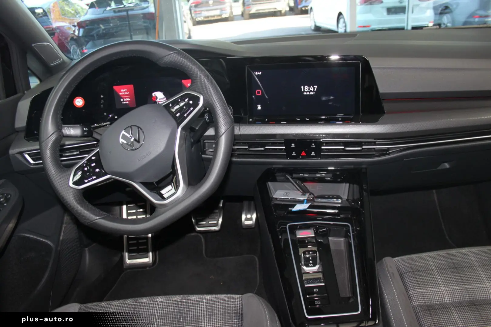 VOLKSWAGEN Golf 2024 — imagine 8