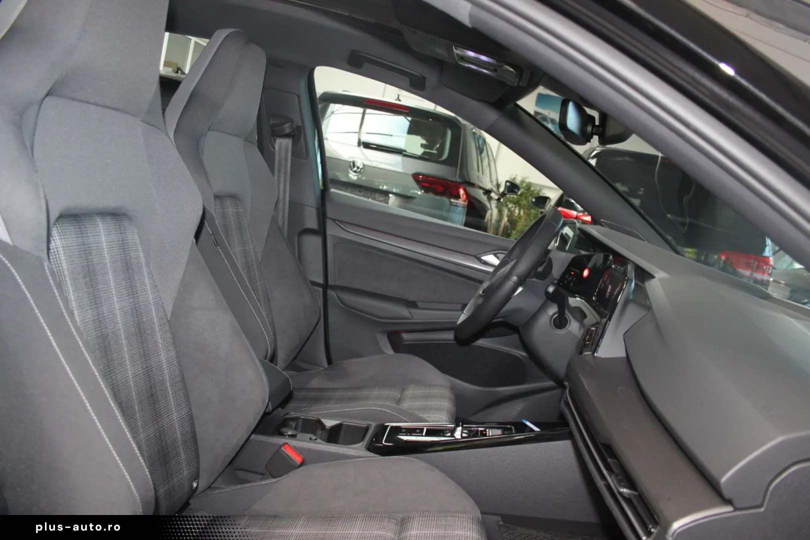 VOLKSWAGEN Golf 2024 — imagine 15