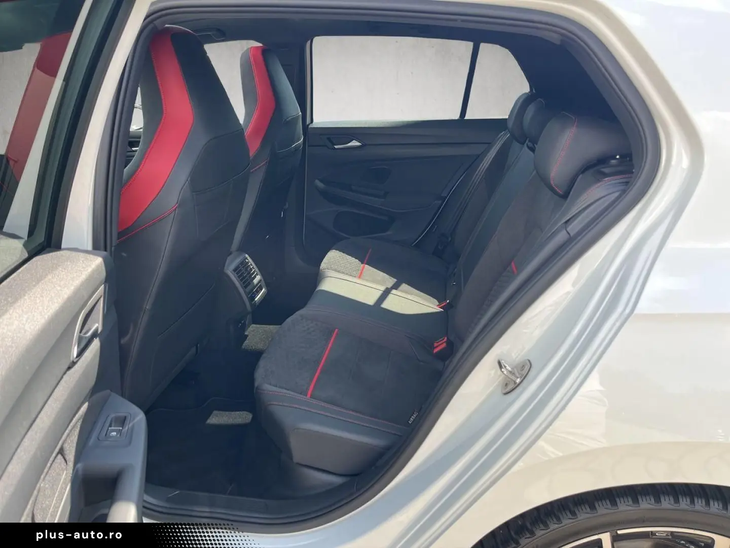 VOLKSWAGEN Golf 2022 — imagine 9