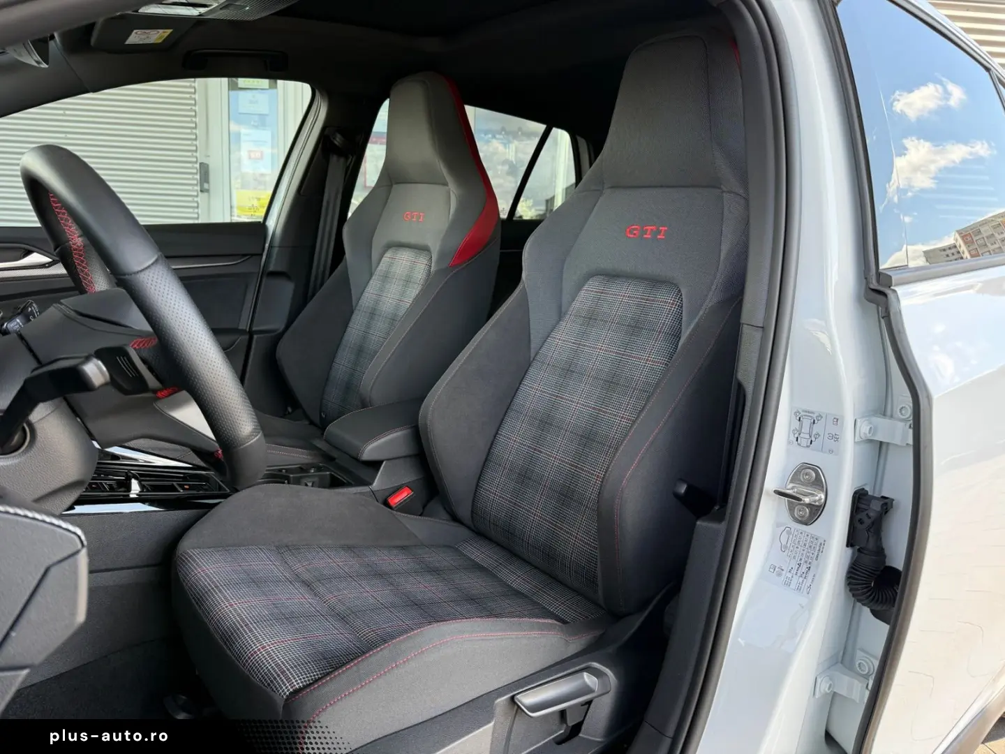 VOLKSWAGEN Golf 2024 — imagine 10