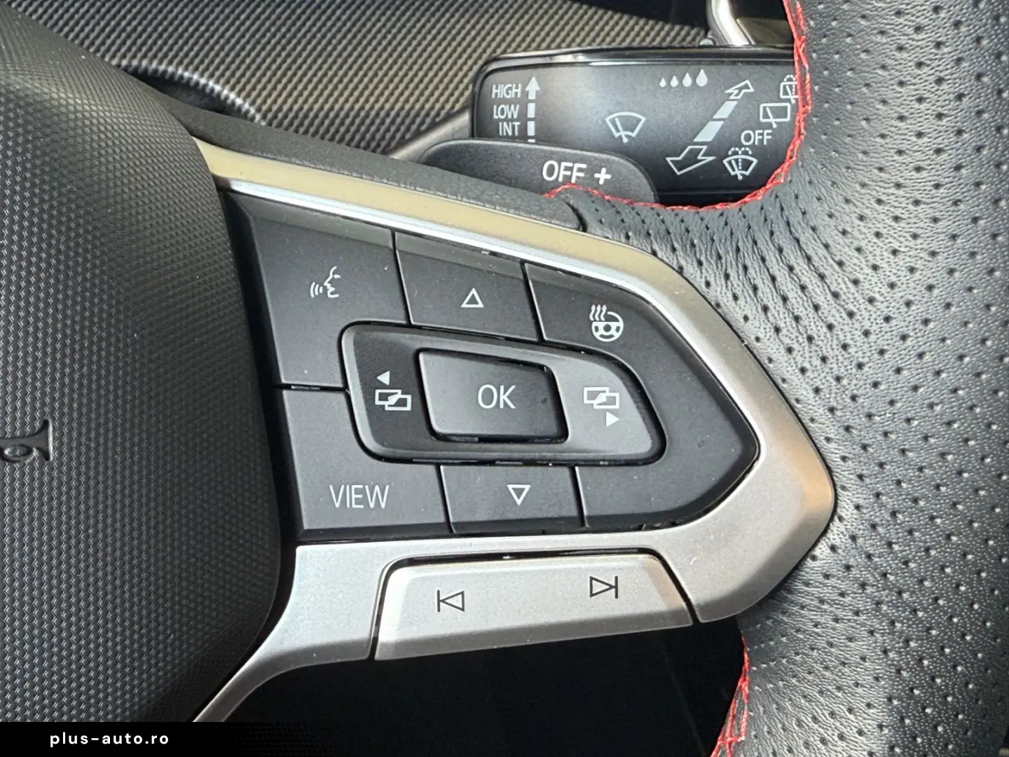 VOLKSWAGEN Golf 2024 — imagine 15