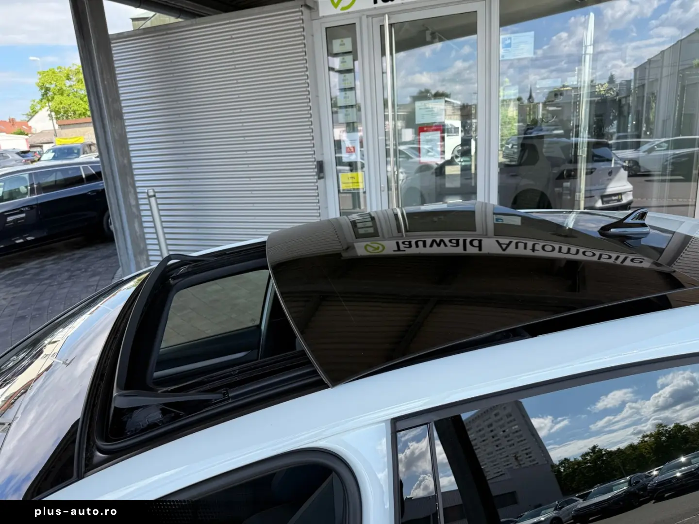 VOLKSWAGEN Golf 2024 — imagine 25