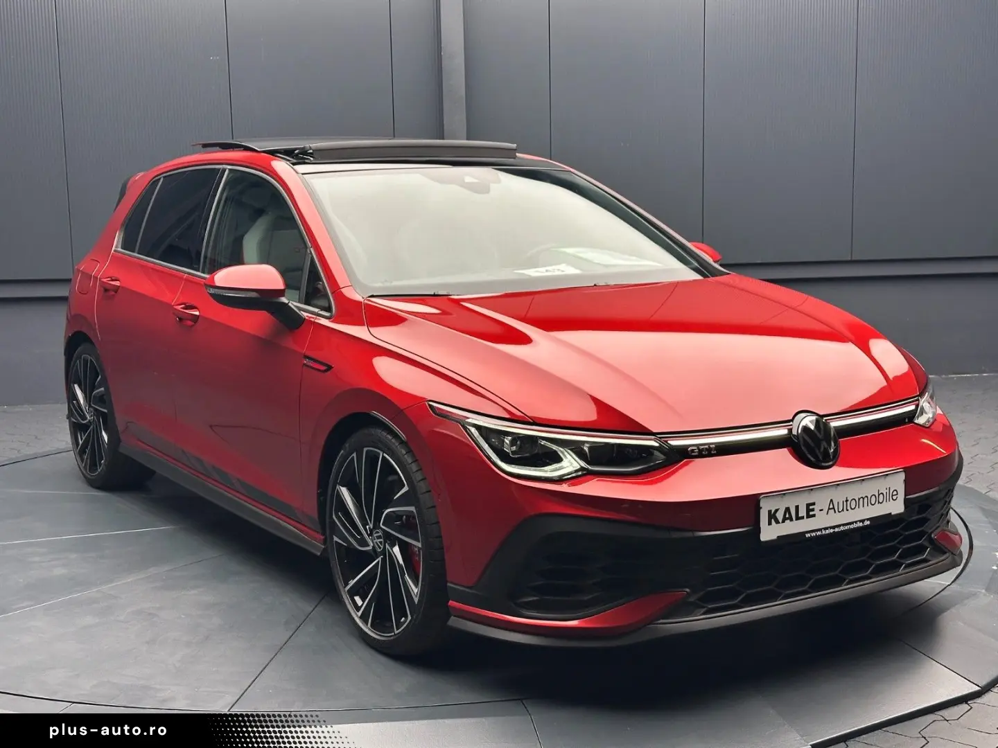 VOLKSWAGEN Golf 2023