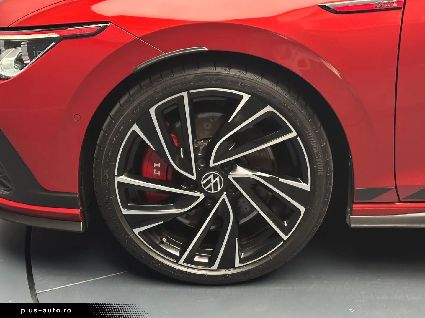 VOLKSWAGEN Golf 2023 — imagine 7