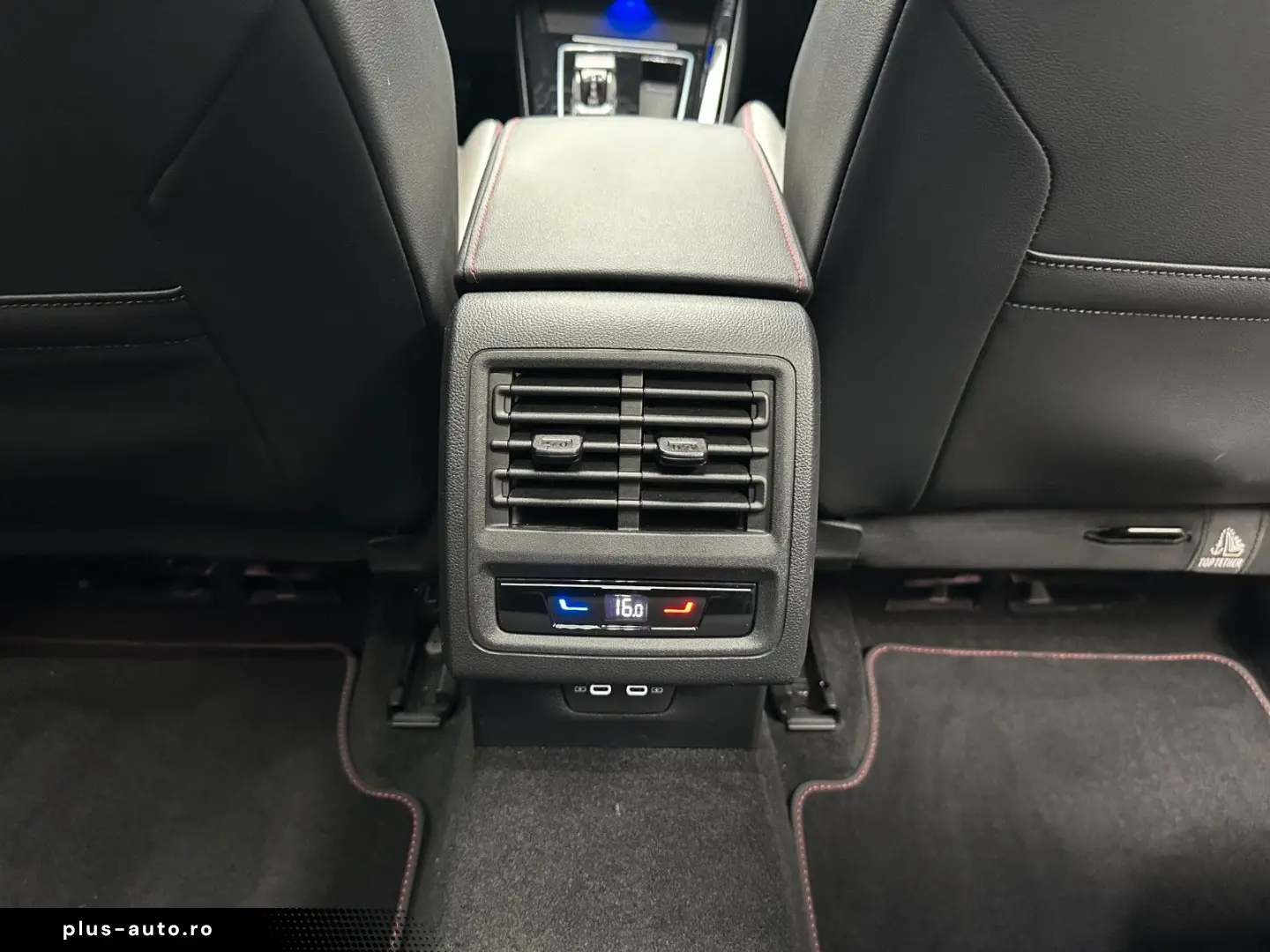VOLKSWAGEN Golf 2023 — imagine 31