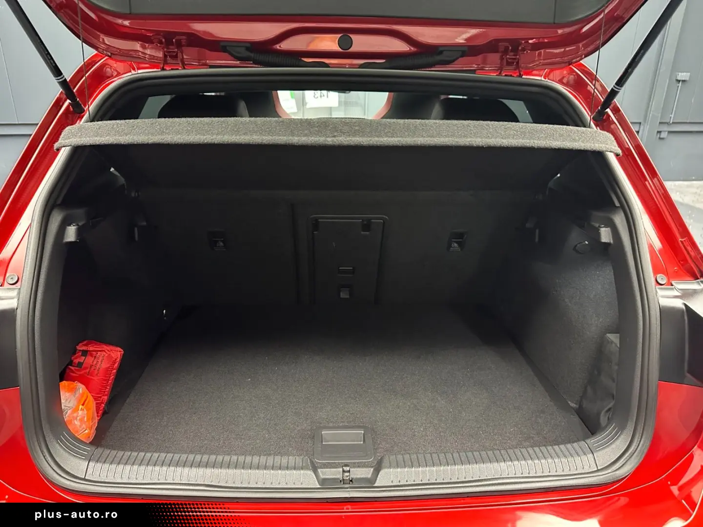 VOLKSWAGEN Golf 2023 — imagine 32