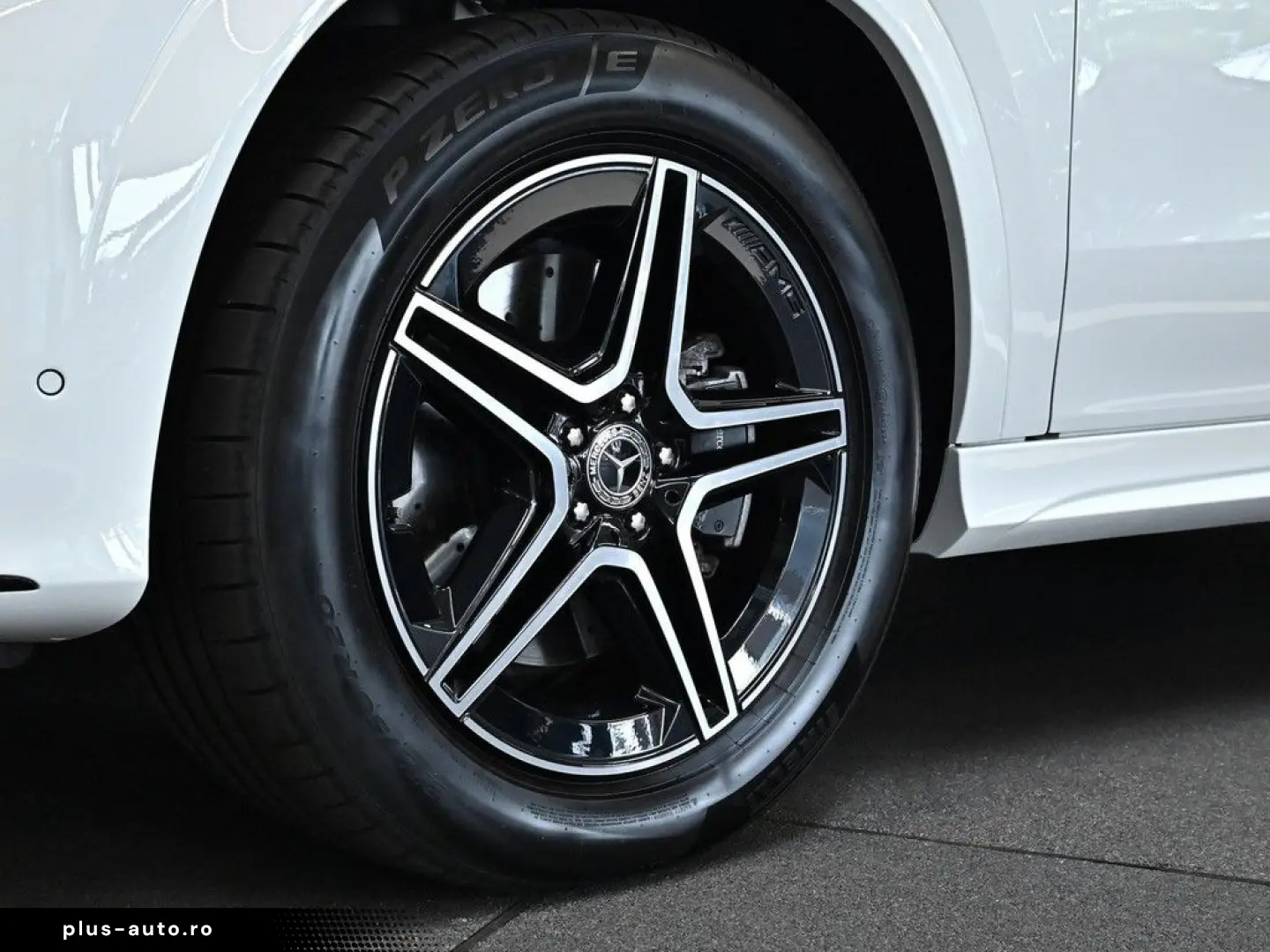 MERCEDES-BENZ GLE 2025 — imagine 9