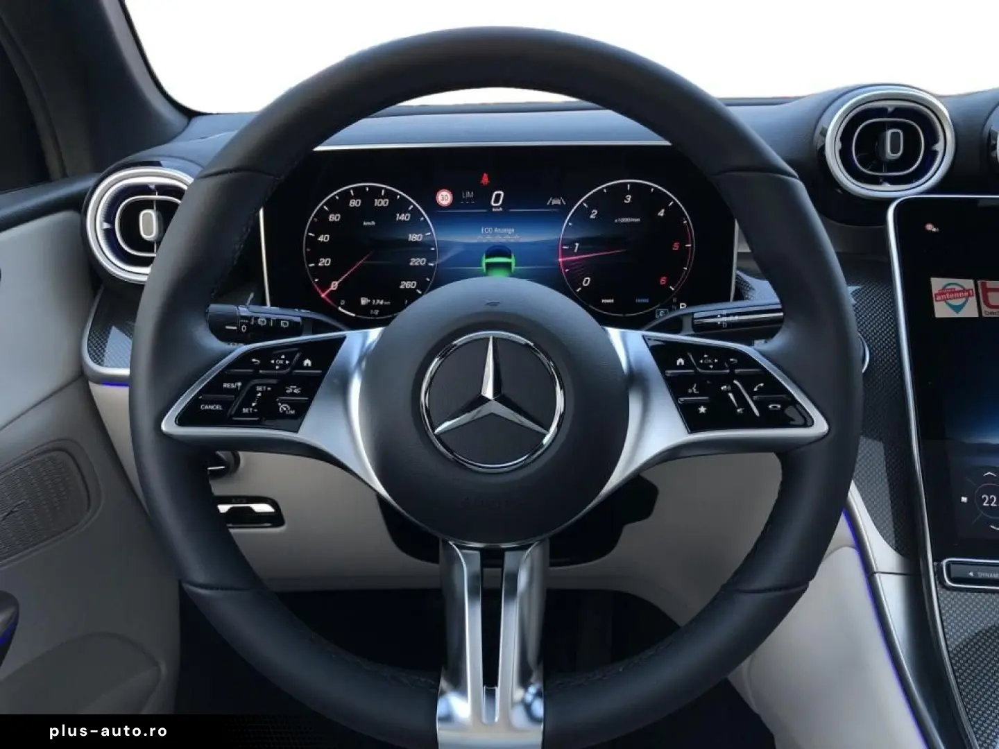 MERCEDES-BENZ GLC 2024 — imagine 11