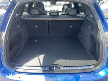 MERCEDES-BENZ GLC 300 d 4MATIC Airpanel Distronic Ni…