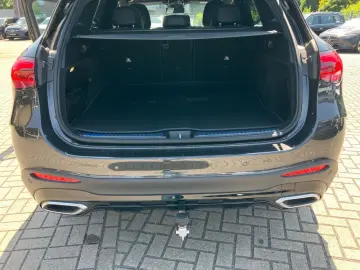MERCEDES-BENZ GLC 300 4M AMG Premium Pano AHK 20&apo…