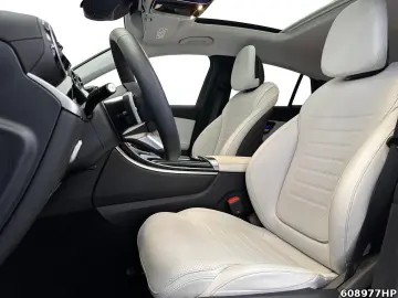 MERCEDES-BENZ GLC 300 de 4M AMG Coupé AHK Pano Digital-Light