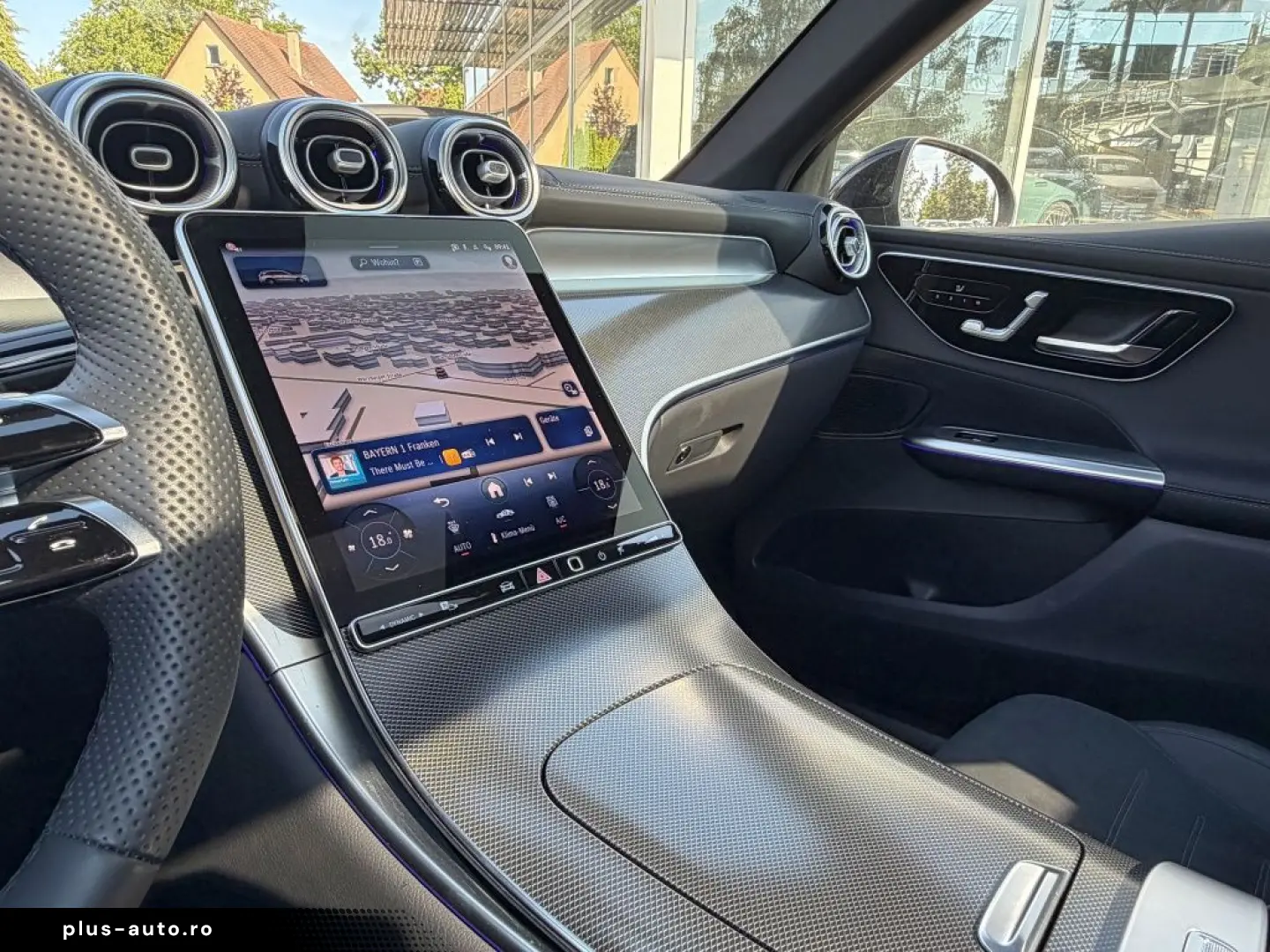 MERCEDES-BENZ GLC 2025 — imagine 11