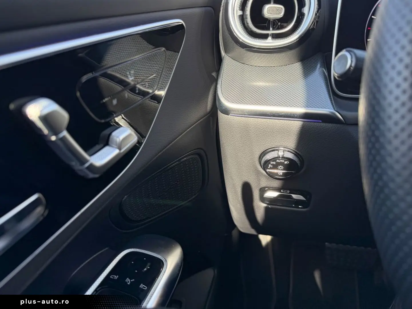 MERCEDES-BENZ GLC 2025 — imagine 15
