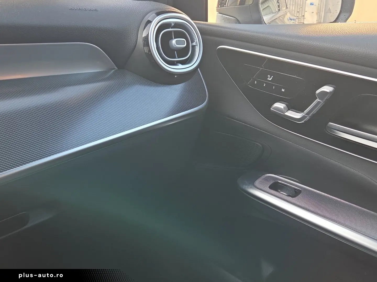 MERCEDES-BENZ GLC 2025 — imagine 10