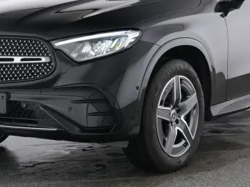 MERCEDES-BENZ GLC 300 de 4M AMG AHK FAHRASSI DISTR M…