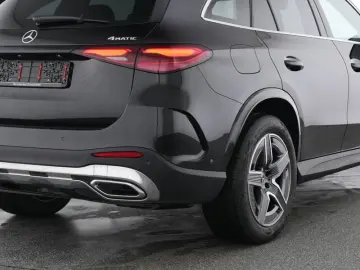 MERCEDES-BENZ GLC 300 de 4M AMG AHK FAHRASSI DISTR M…