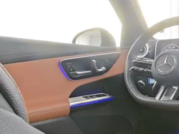 MERCEDES-BENZ GLC 300 de 4M AMG AHK FAHRASSI DISTR M…