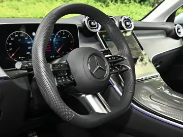 MERCEDES-BENZ GLC 300 d 4M AMG Sport Advanced  AHK P…