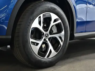 MERCEDES-BENZ GLC 300 de 4M Avantgarde Advanced  AHK…
