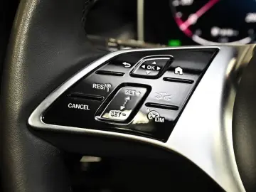 MERCEDES-BENZ GLC 300 de 4M Avantgarde Advanced  AHK…