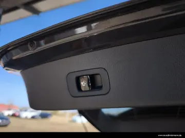 MERCEDES-BENZ GLC 220 d 4M AVANTGARDE AHK PANO-SHD 3…
