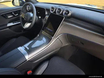 MERCEDES-BENZ GLC 220 d 4M AVANTGARDE AHK PANO-SHD 3…