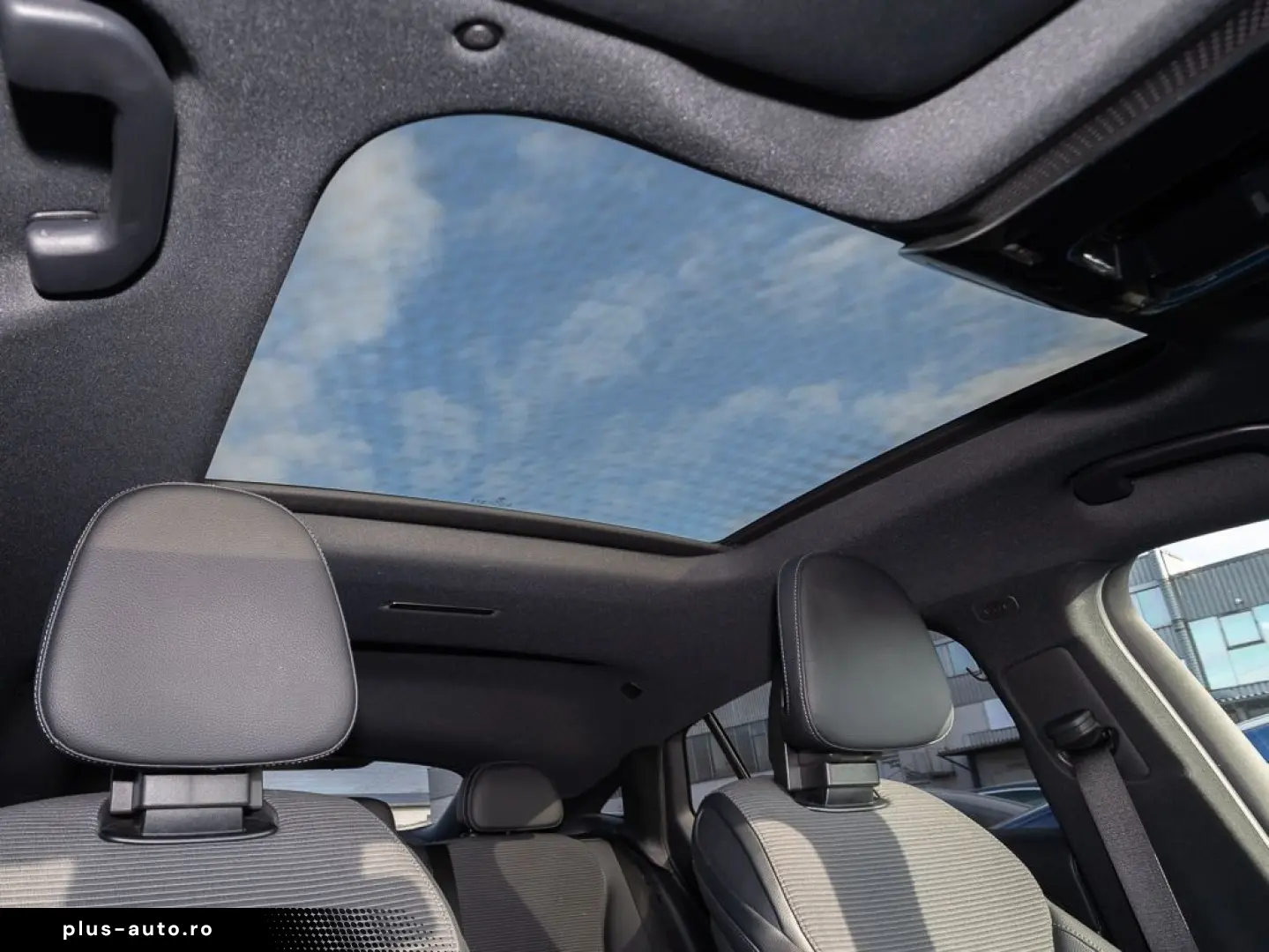 MERCEDES-BENZ GLC 2025 — imagine 11